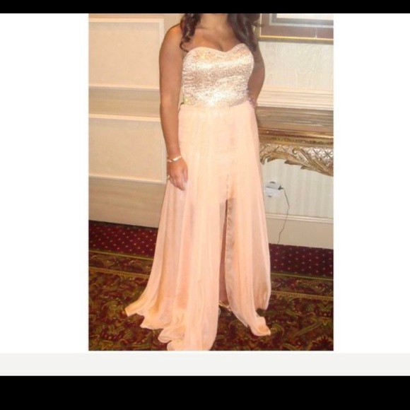 Beautiful Dress!💜 - Picture 1 of 2